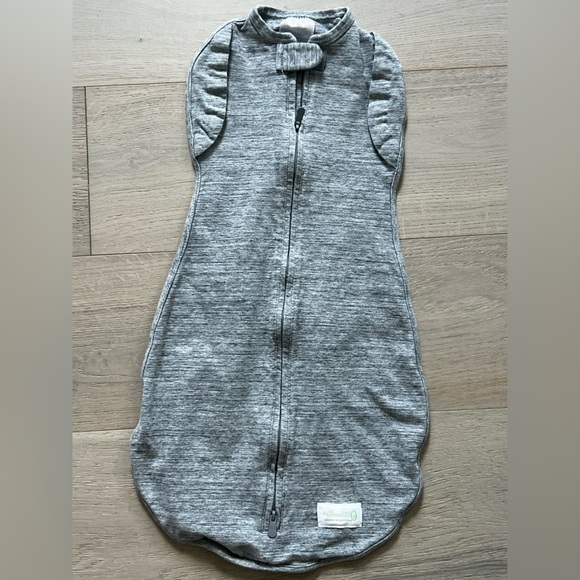 Woombie Gray Sleeveless Baby Sleep sack 3-6 months - Picture 1 of 6